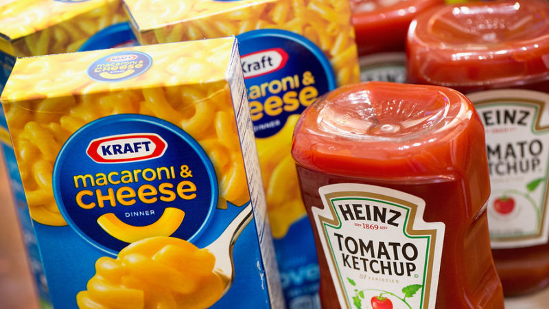 Ação da Kraft Heinz desaba após intimação pela SEC e corte de dividendos