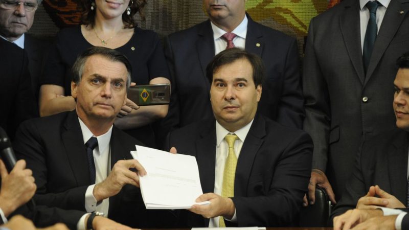 Reforma da Previdência é discutida por Bolsonaro e Maia neste domingo