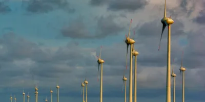Brasil deve se tornar 8ª potência em energia eólica em 2026, diz estudo