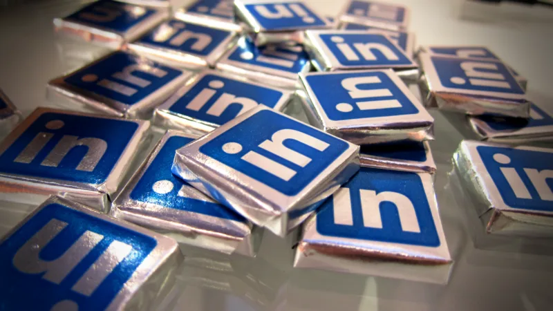 LinkedIn enfrenta fraca demanda e demitirá 6% dos seus empregados