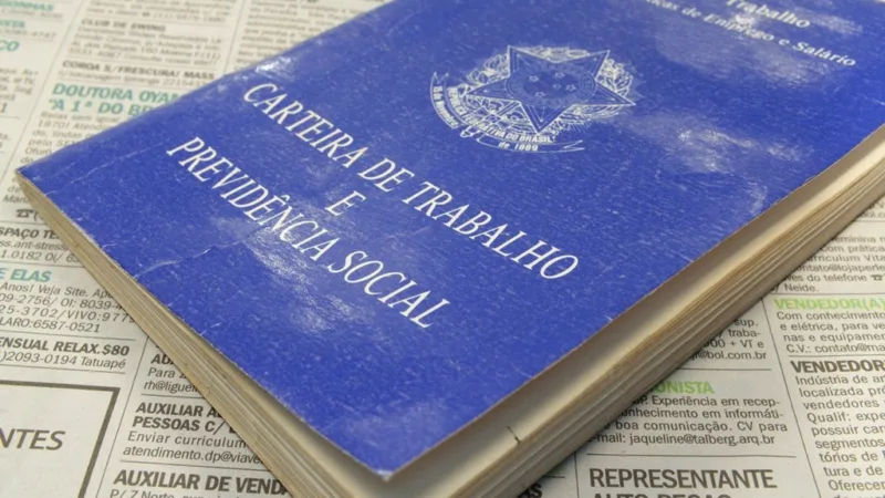 Reforma da Previdência traz propostas duras e proibição à militares