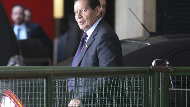 Reforma da Previdência foi aceita pelas Forças Armadas, diz Mourão