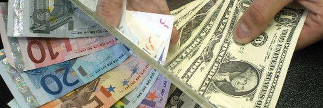 Fluxo cambial tem superávit de US$ 55 mi em janeiro, diz Banco Central