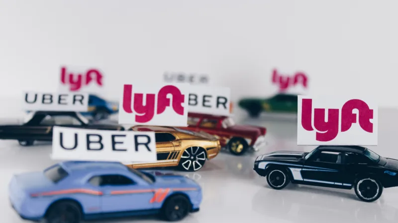 Lyft, rival da Uber, fecha o primeiro dia na bolsa com elevação de 8,7%