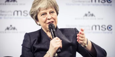 Brexit pode não ocorrer se não tiver acordo, diz premiê