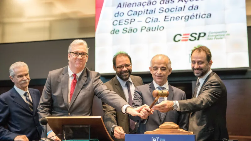 Cesp reverte prejuízo, mas lucro abaixo do esperado faz ações caírem