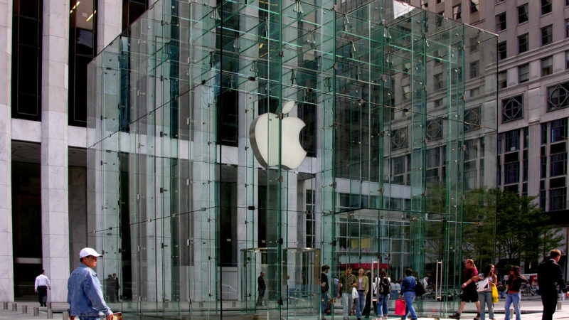 Apple lança cartão de crédito junto com Goldman Sachs