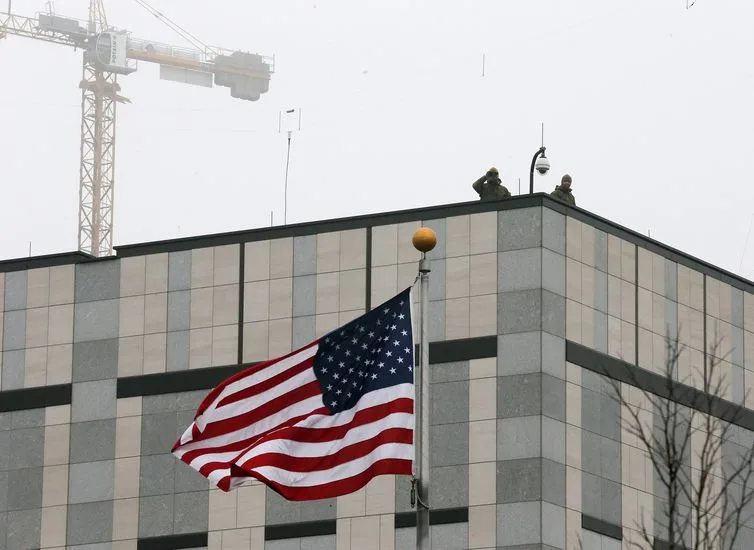 Estados Unidos criam 183 mil vagas de emprego em fevereiro