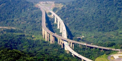 Ecorodovias (ECOR3) registra queda de 10,7% no tráfego desde março
