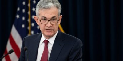 EUA: Fed olha ‘cuidadosamente’ para estabilidade financeira, diz Powell