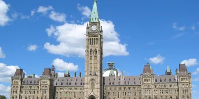 Canadá também suspende voos de Boeing 737 MAX 8