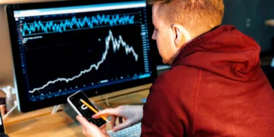 Ibovespa encerra estável com expectativas sobre Previdência e G20