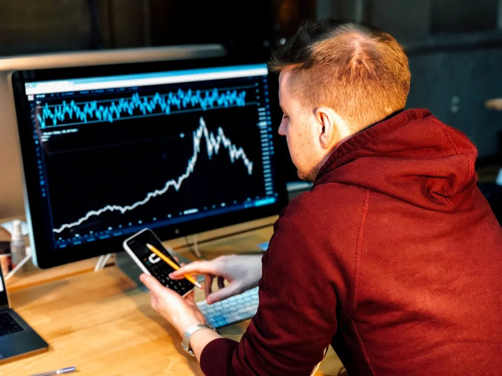 Ibovespa fecha em queda em dia de turbulências geradas pelo Brexit