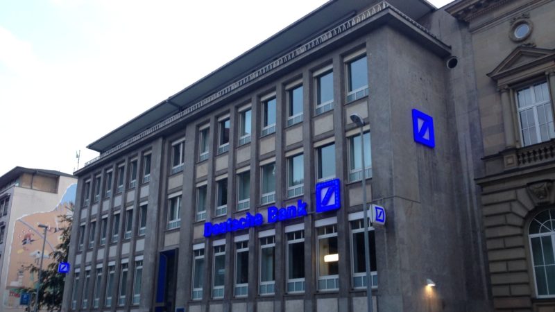 Deutsche Bank e Commerzbank iniciam negociações para fusão