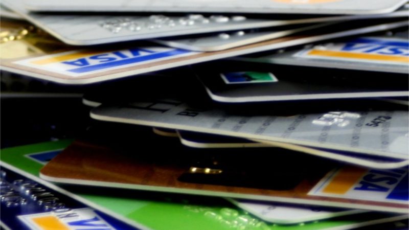 Bancos lançam crediário no cartão de crédito, alternativa ao 10x sem juros