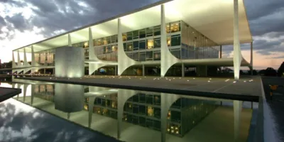 Bolsonaro e lideranças partidárias se reúnem no Palácio do Planalto
