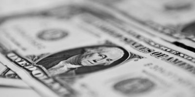 Dólar em alta devido a tensão na antecipação da reforma da Previdência