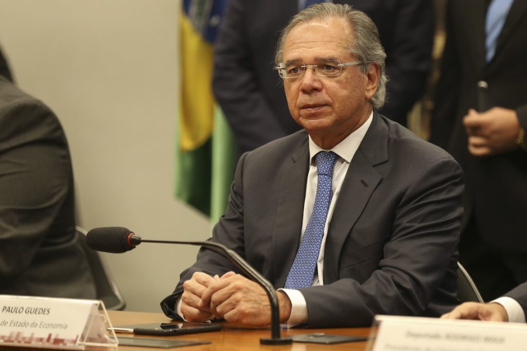 Renda Brasil: governo criará programa de renda mínima permanente