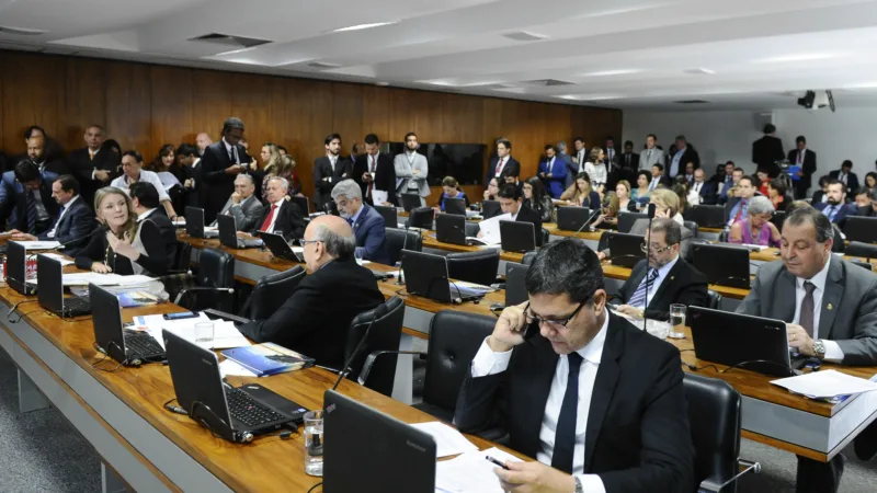 Reforma da Previdência: governo quer antecipar para terça votação do parecer, diz líder