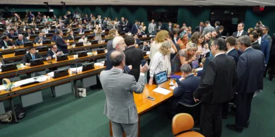 Reforma da Previdência: a poucas horas da votação na CCJ, ainda não há acordo