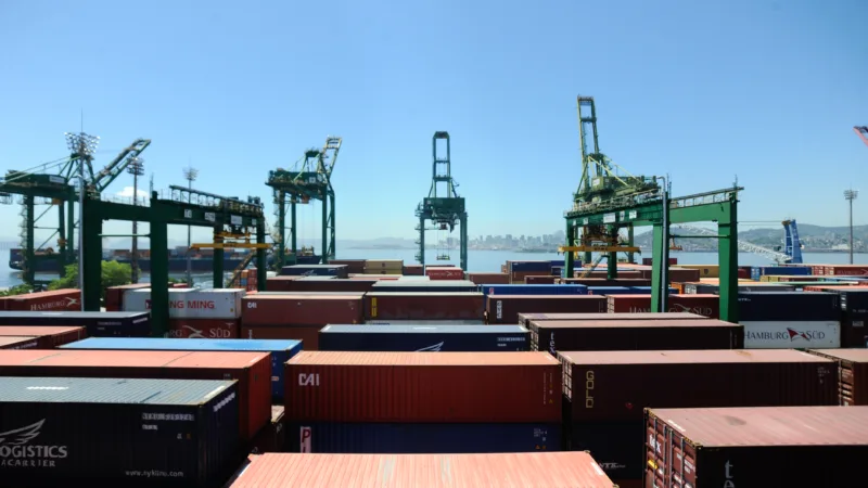 Tarifas adicionais sobre bens dos EUA seguirão suspensas, diz China