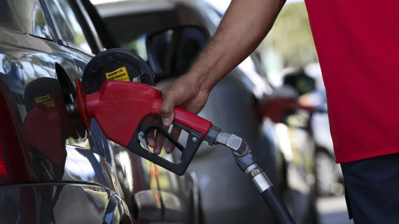 Petrobras aumenta em 2% o preço médio do diesel nas refinarias