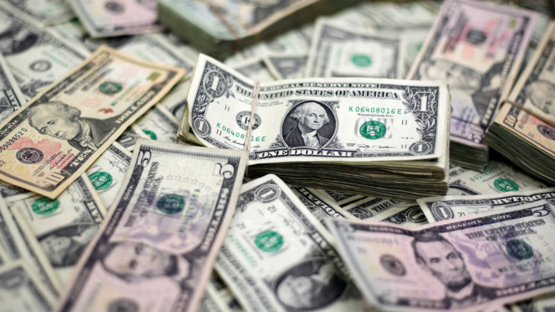 Dólar encerra em queda de 1,194%, cotado em R$ 5,5274