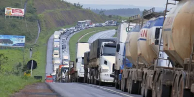 Frete mais barato? Alíquota única do ICMS pode reduzir litro do diesel em R$ 0,21