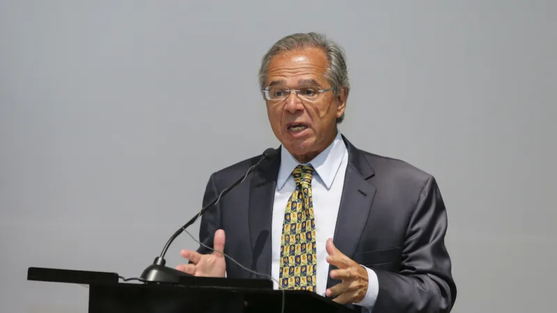 Paulo Guedes pretende propor a privatização de todas as estatais