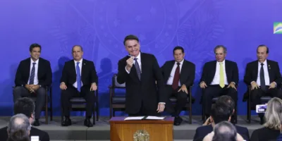 Bolsonaro sanciona lei de criação da Empresa Simples de Crédito