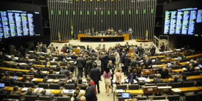 Coronavírus: Câmara aprova liberação de R$ 8,6 bi para reabertura do comércio