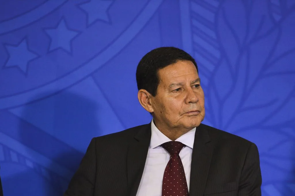 O vice-presidente da República, Hamilton Mourão manifestou sua preocupação com incêndios na Amazônia nessa quarta.