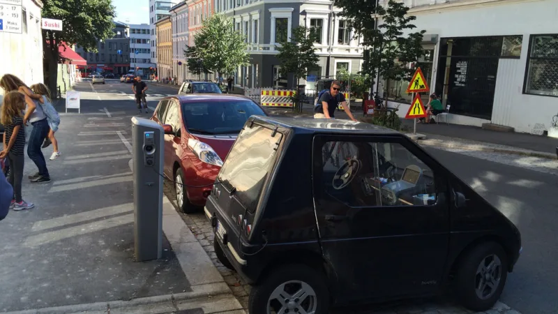Venda de carros elétricos supera a de tradicionais pela 1ª vez na Noruega