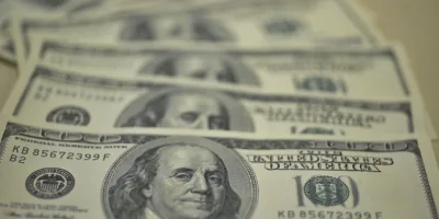 Ibovespa tem leve alta com reforma da Previdência e Petrobras no radar