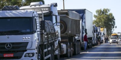 Greve dos caminhoneiros: Justiça proíbe bloqueio do Porto de Santos