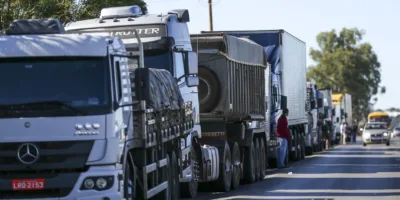 Bolsonaro intervém em alta do diesel e Petrobras despenca