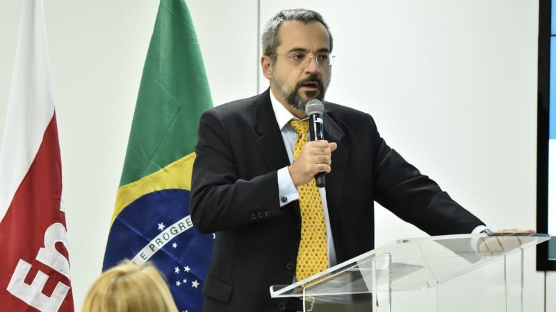 Bolsonaro nomeia Abraham Weintraub para o Ministério da Educação