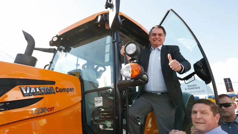Bolsonaro rebate críticas sobre lei que dá aval para atirar em invasor de propriedade rural