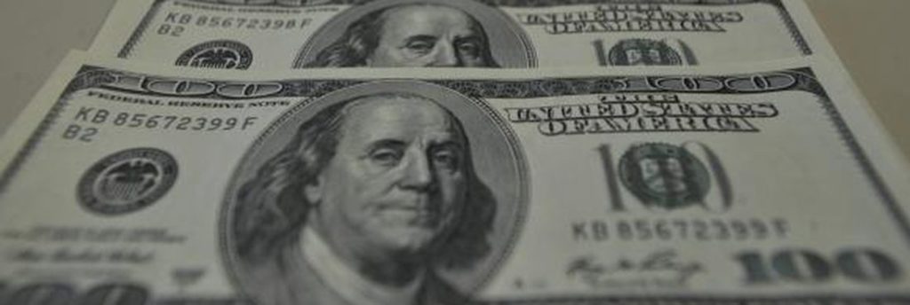 Dólar encerra em alta de 0,15%, cotado em R$ 4,06