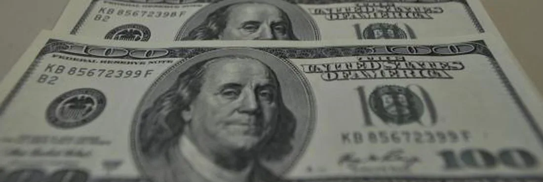 Dólar encerra em alta de 1,001% após três sessões seguidas de queda