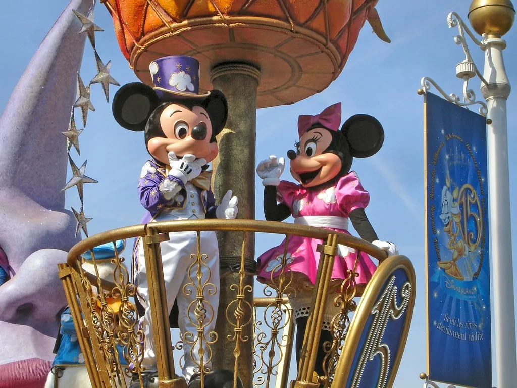A Disney que contratou uma linha de crédito do Citbank, no valor de US$ 5 bilhões, cerca de R$ 25 bilhões. Clique aqui para saver mais