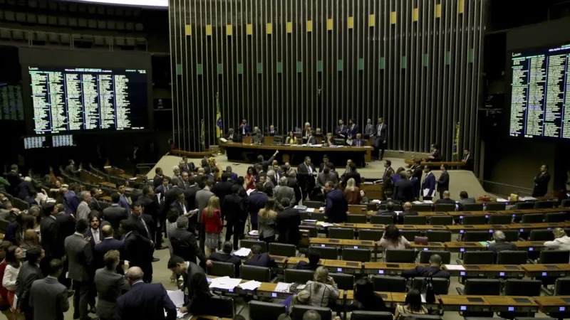 Reforma da Previdência: PEC tem apoio de 100 deputados, aponta jornal