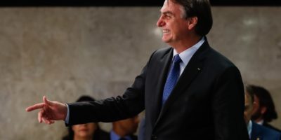 Bolsonaro assina projeto para que o Banco Central tenha maior autonomia