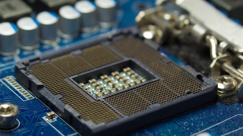 Intel (ITLC34) e Brookfield anunciam parceria de US$ 30 bi para expandir fábricas de chips