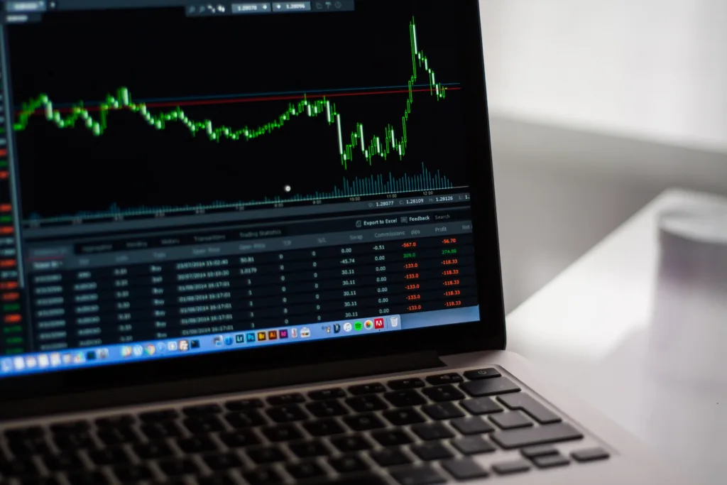 Ibovespa fecha em alta de 0,52%, a 87.402,59 pontos