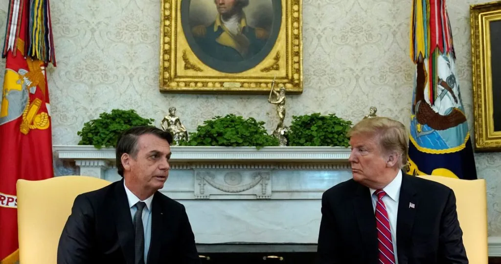 Brasil assina acordo militar com EUA que pode chegar a US$ 100 bilhões
