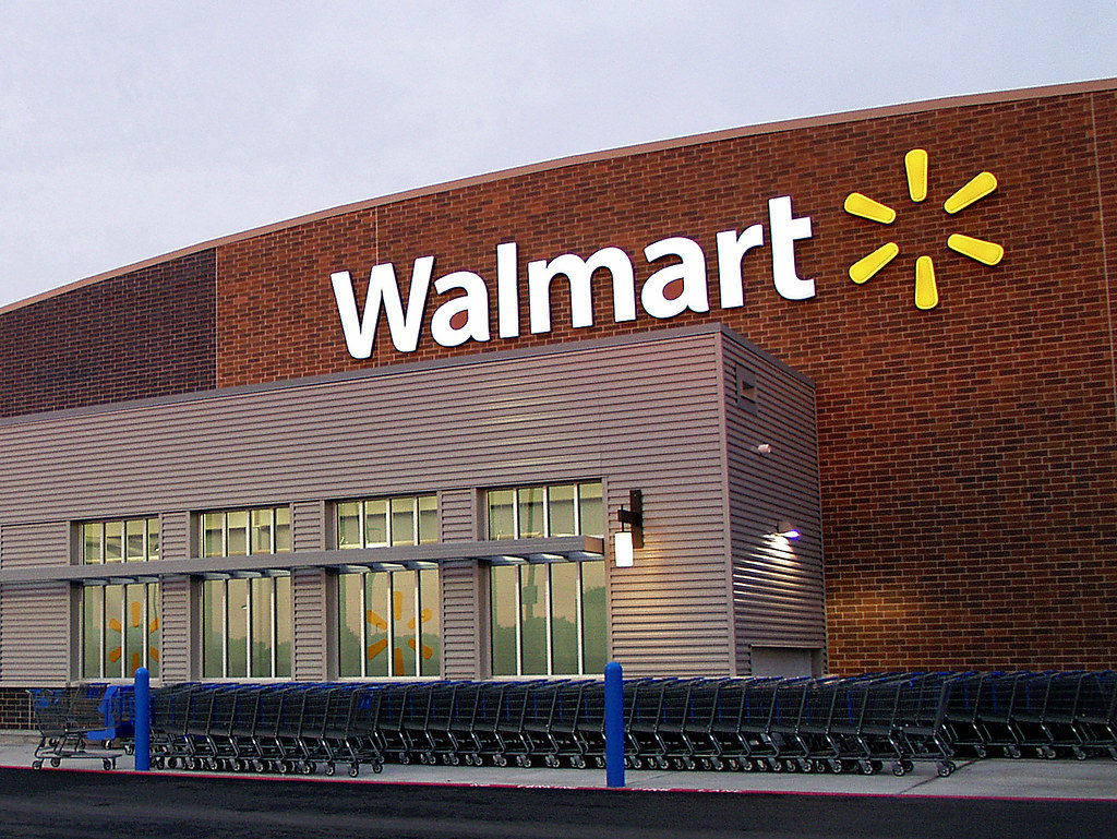 O Walmart anunciou a venda da sua participação na Asda Group, uma rede de supermercados do Reino Unido por 6,8 bilhões de libras.