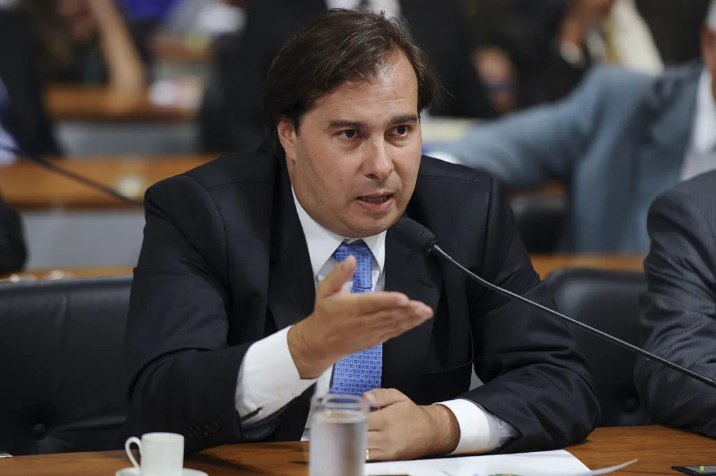 Maia diz que Câmara não votará nenhuma flexibilização do teto de gastos