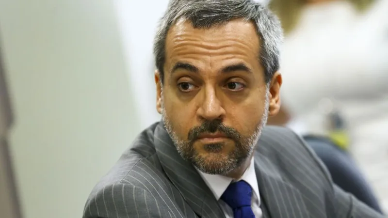 Câmara convoca ministro para explicar cortes na Educação nesta quarta