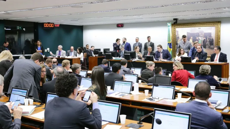 Câmara vota nesta quinta último ponto da reforma administrativa; entenda